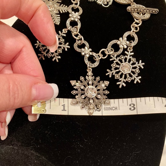 Snowflake Bracelet  &  Earring Set - Picture 4 of 6